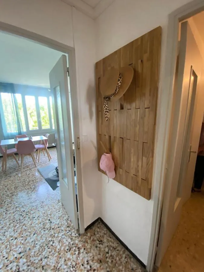 Appartement Climatise Avec 2 Chambres Avignon